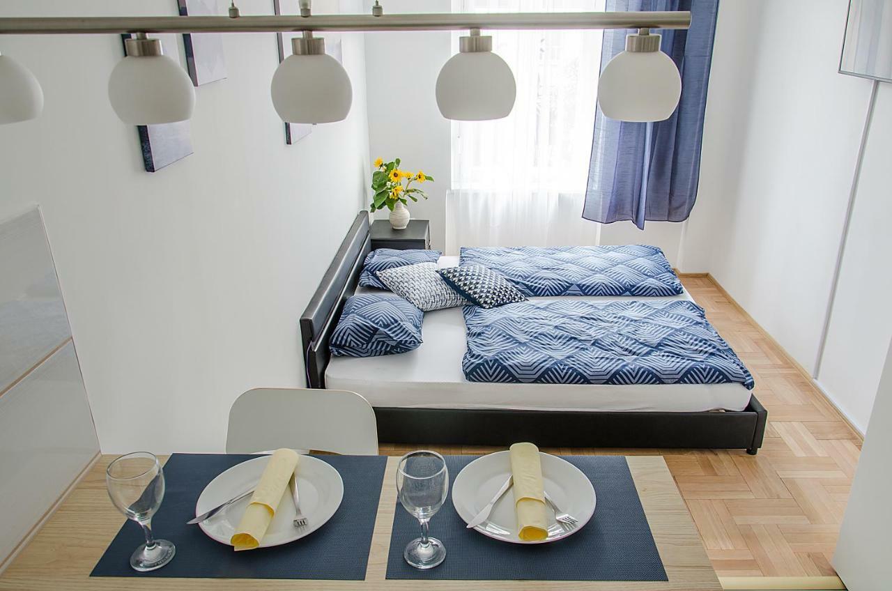Harrison Apartment *